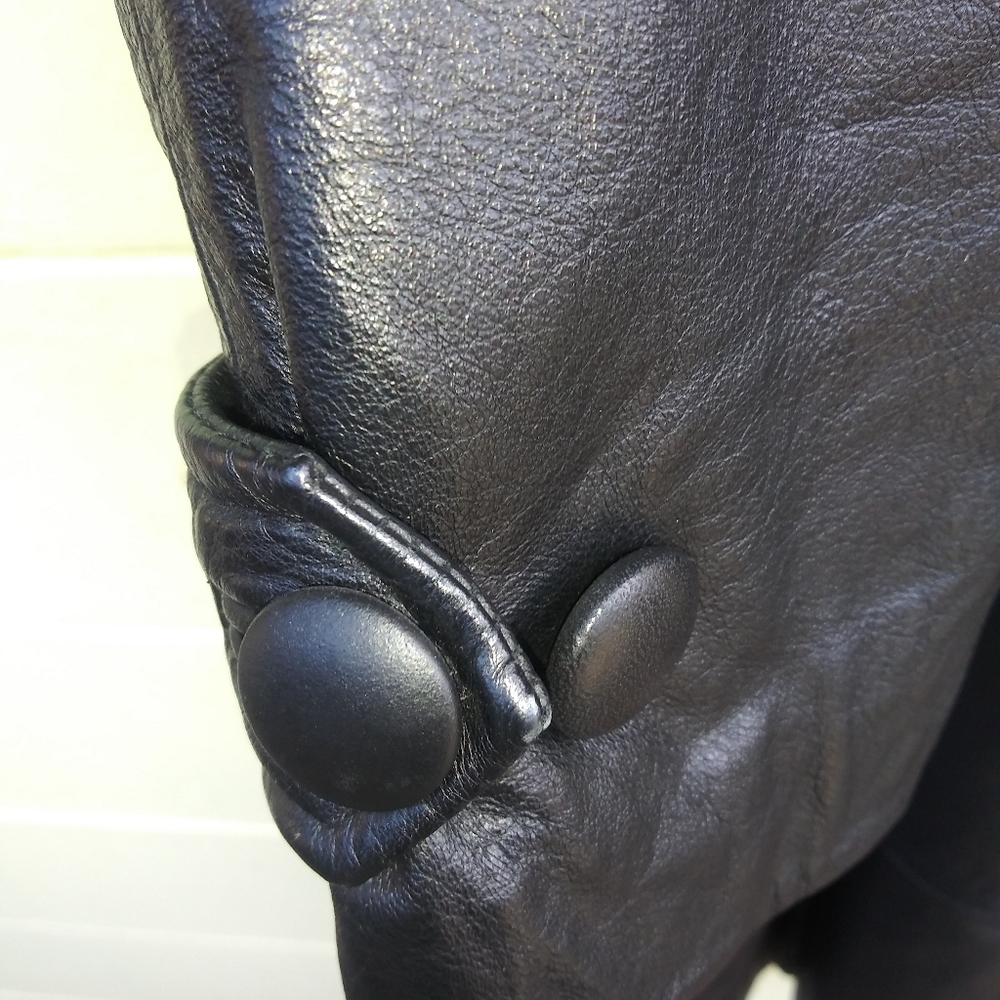 - Leather coat - Picture 5 of 8